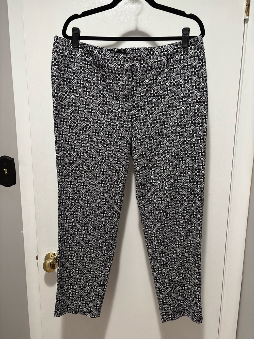 Talbots Black and White Geometric Ankle Pants Size 16